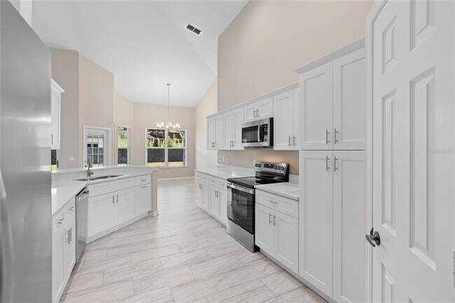 Building Photo - 9885 Montclair Cir