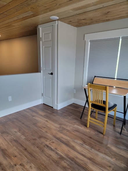 Building Photo - 100 Lavista Dr