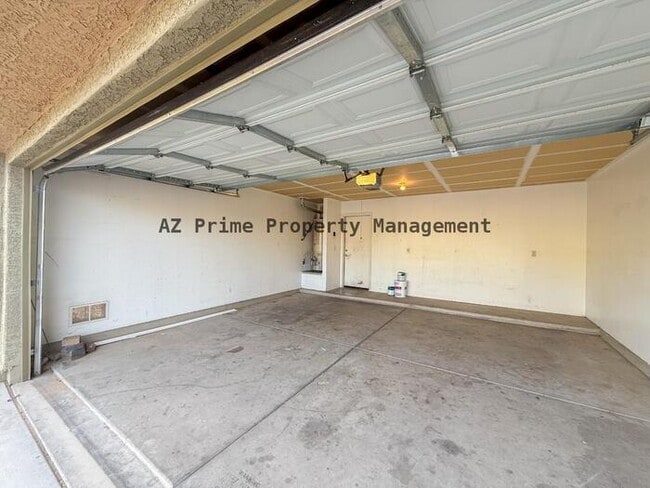 Building Photo - 6544 S Meadow Fescue Dr