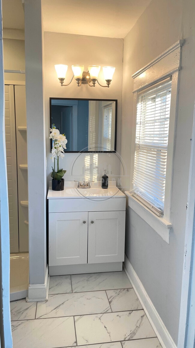 Building Photo - 1341 Meridian St