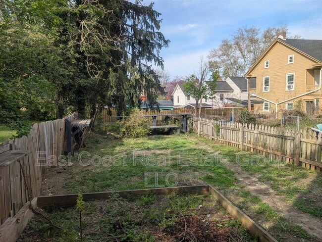 Building Photo - 304 1/2 W Martin St