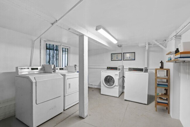 Building Photo - 1346 4th St