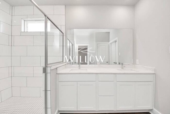 Building Photo - Incredible 3-Bedroom Home – 6 Weeks FREE R...