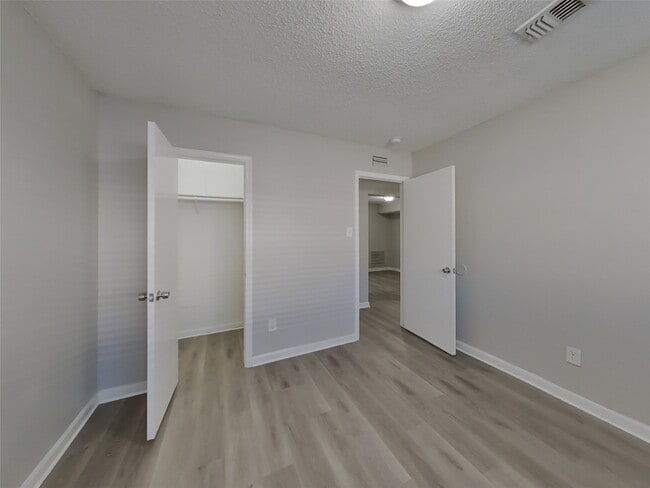 Building Photo - 623 Walston Ln