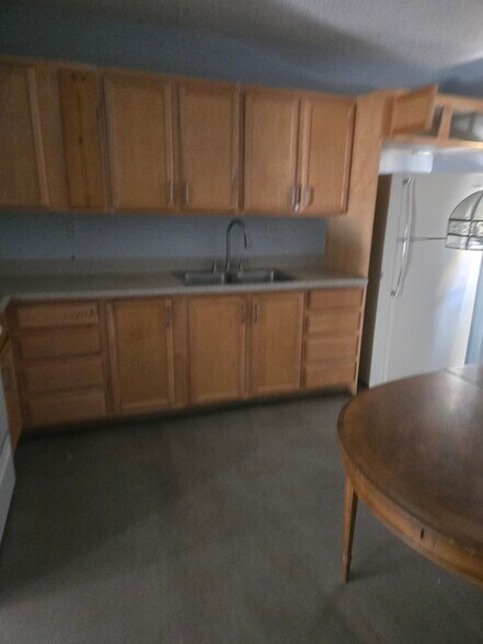 Building Photo - 1824 E Bonanza Rd