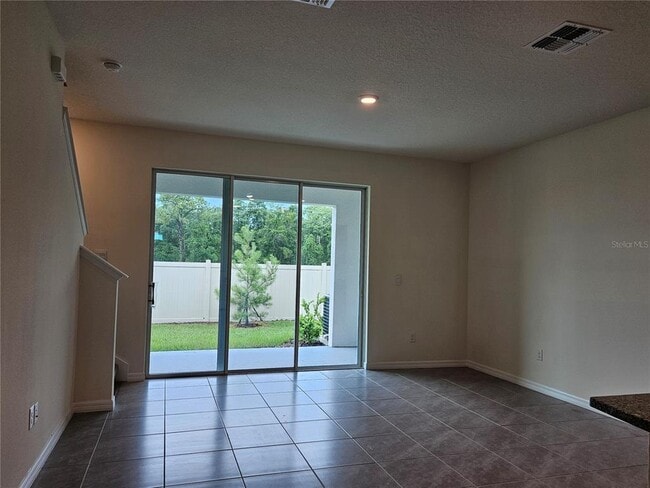 Building Photo - 11115 Crescent Deer Dr