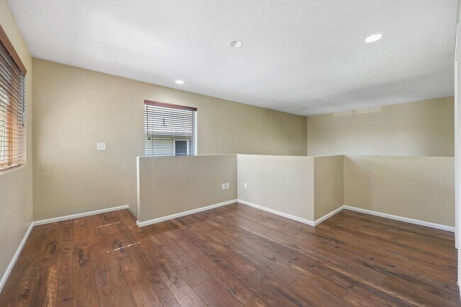 Building Photo - 1094 Ebbets Dr