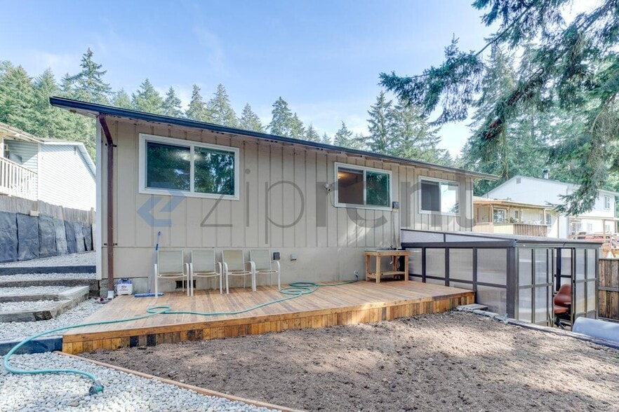 Building Photo - Unit A