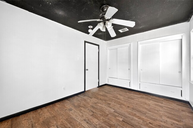 Building Photo - 423 Gammon Dr