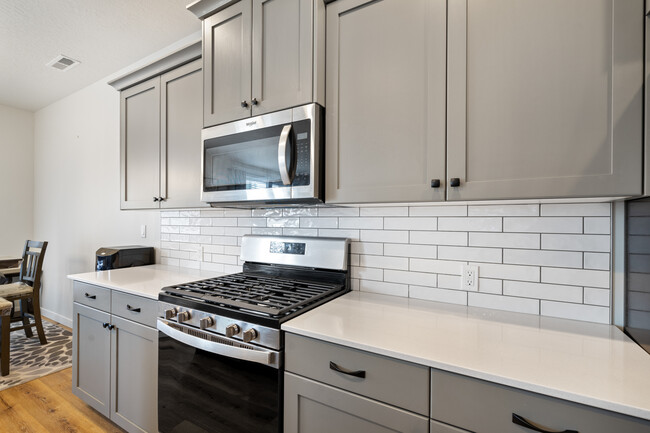 Building Photo - 5359 S Redeken Pl