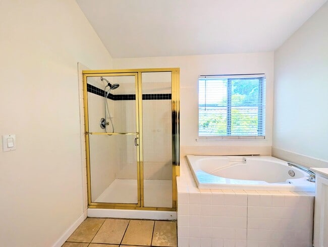 Building Photo - BEAUTIFUL SINGLE FAMILY HOME IN FOLSOM!