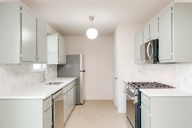 Building Photo - 8110 Willet Trail