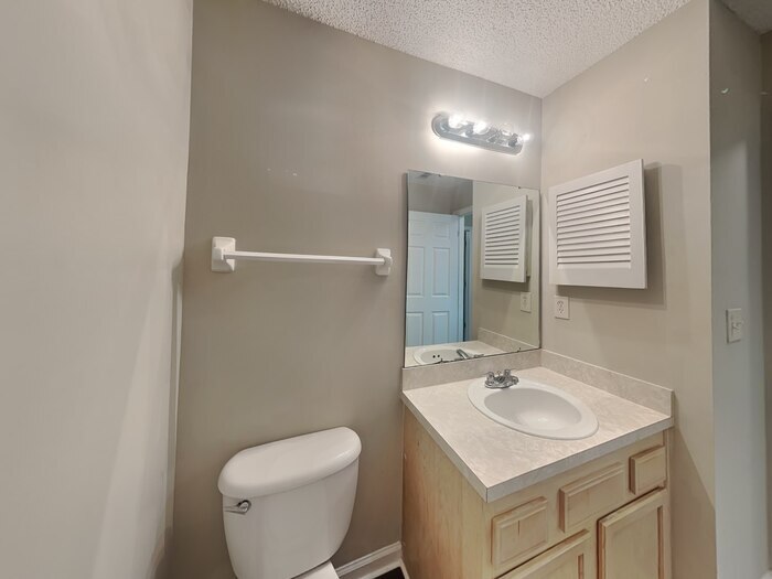 Building Photo - 6656 Delta Post Dr W