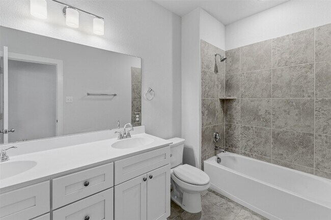 Building Photo - 305 Evans Dr
