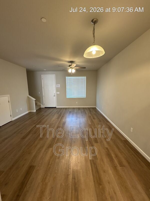 Building Photo - 505 S Summit St