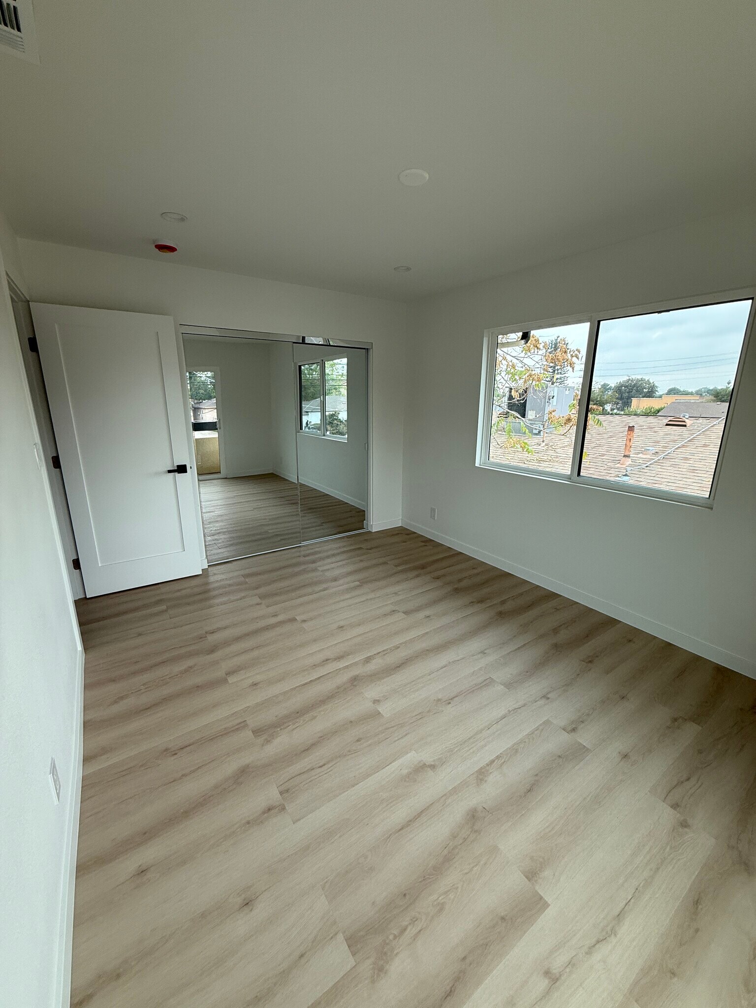 Building Photo - 14818 Astoria St