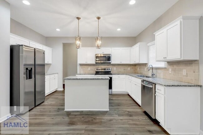 Building Photo - 12 Trask Cir