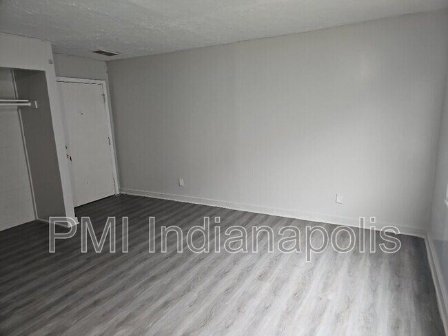 Building Photo - 5824 E Washington St