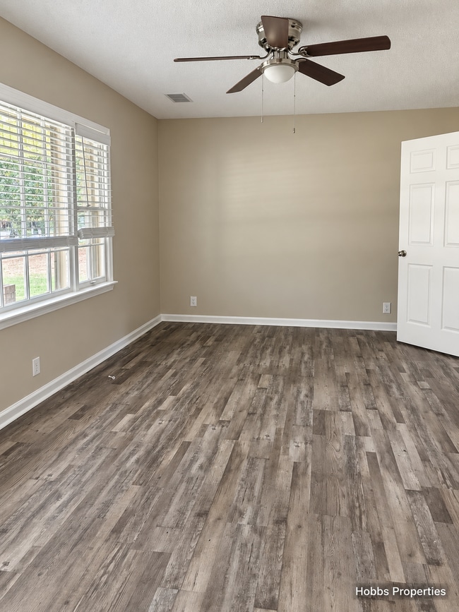 Building Photo - 26530 McLemore Cir