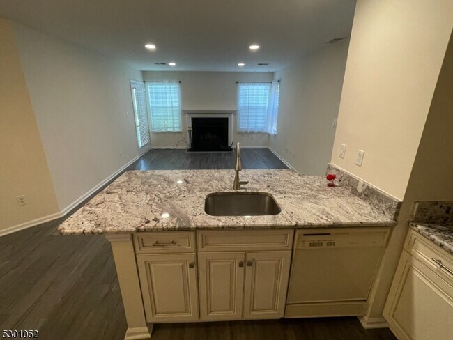 Building Photo - 181 Blew Ct