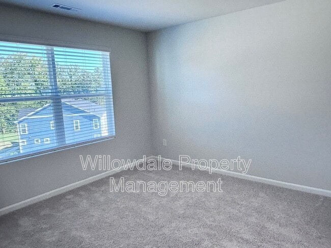 Building Photo - 398 Chesapeake Cmns St