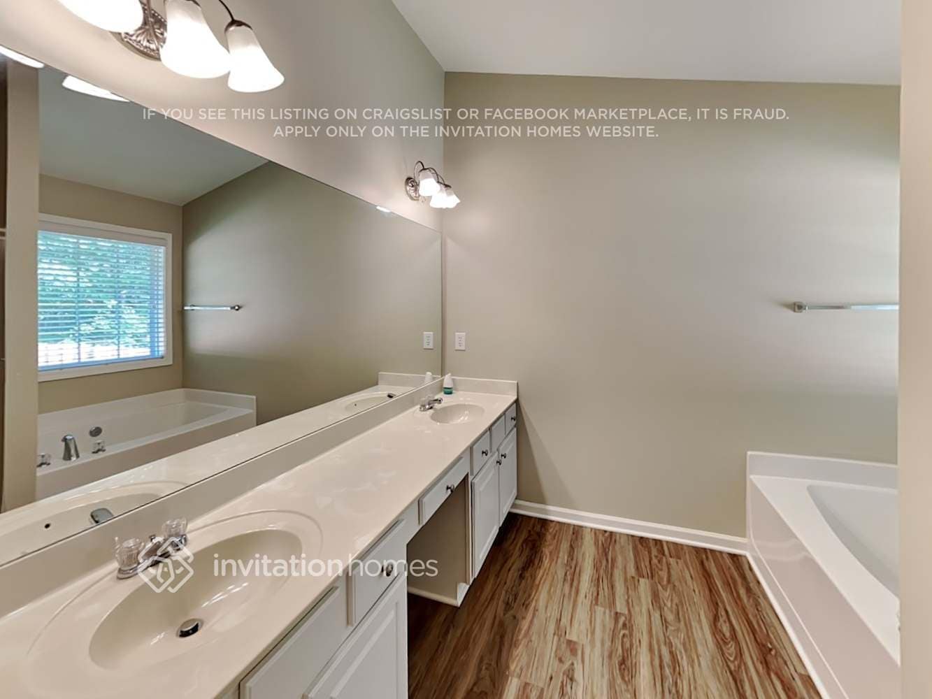 Building Photo - 930 Rock Elm Dr