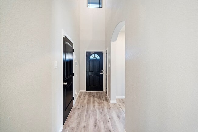 Building Photo - 6161 White Oak Leaf Lp