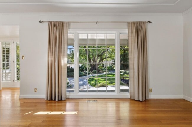 Building Photo - Beautifully Appointed Atherton Estate with Pool & Outdoor Entertaining