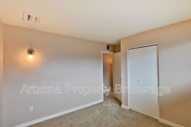 Building Photo - 2237 W Cortez Ave