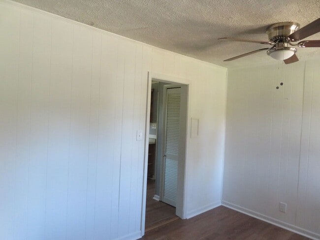 Building Photo - Dinwiddie County