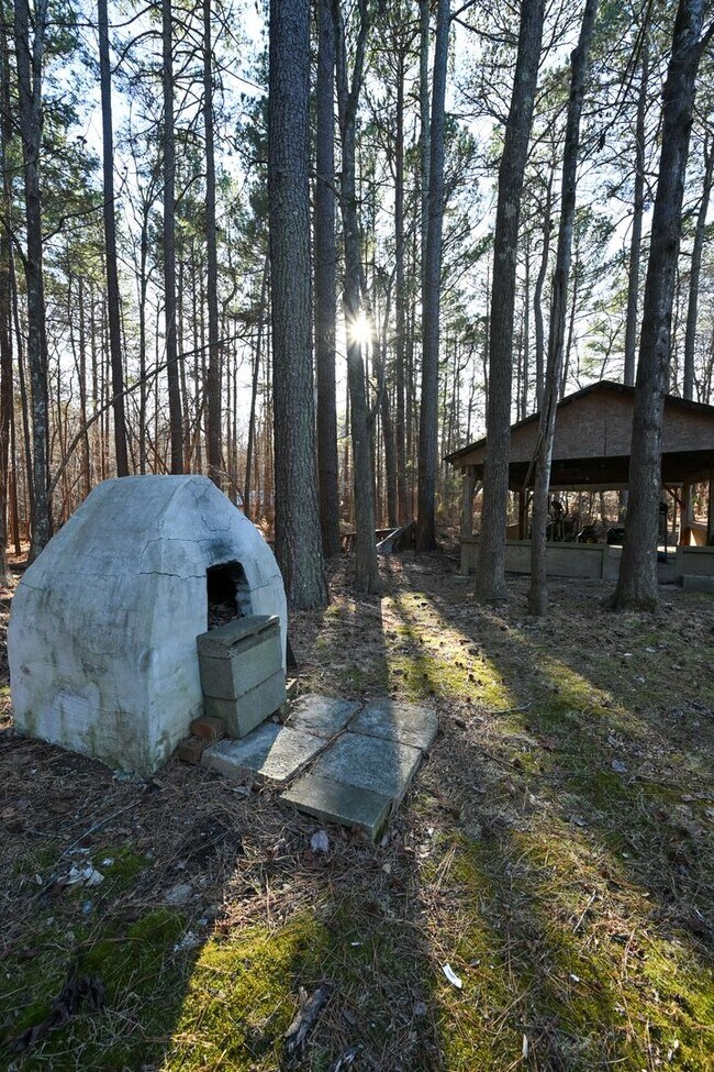 Building Photo - Stunning 3BR / 3BA Home on 2.48 Acres – Hillsborough, NC