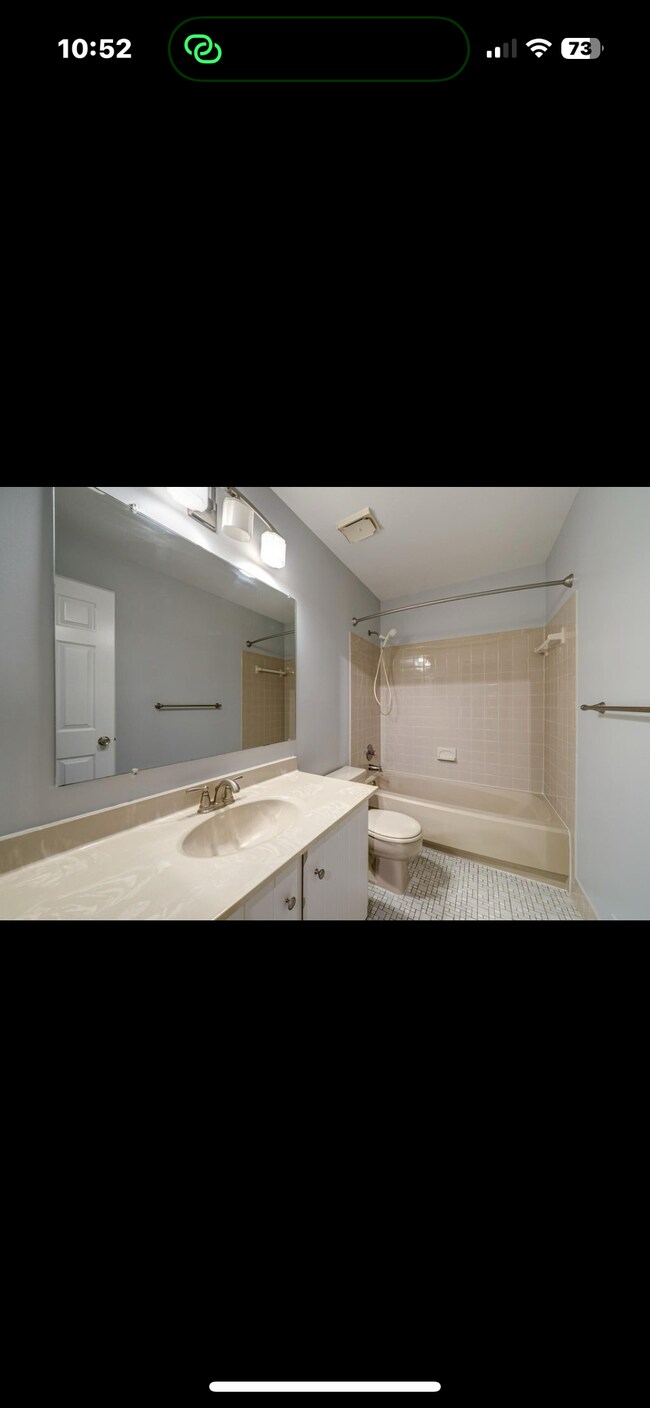 Building Photo - 2883 Kelly Sq