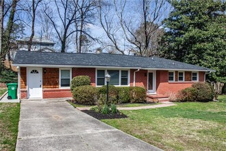 Building Photo - 2310 Poplar Springs Dr NE