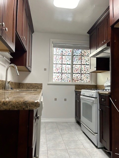 Building Photo - 367 Burchett St
