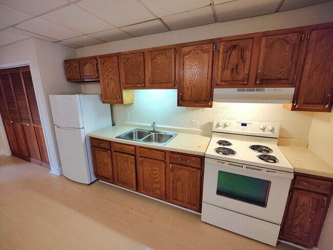 Building Photo - 3002 Churchview Ave