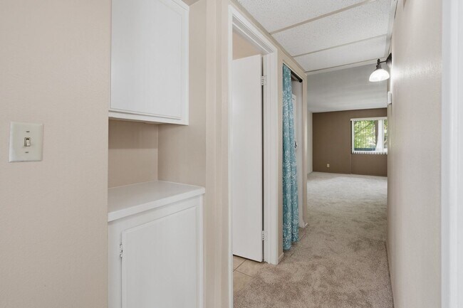 Building Photo - 26842 Claudette St