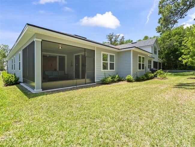 Building Photo - 73 Moana Ct E
