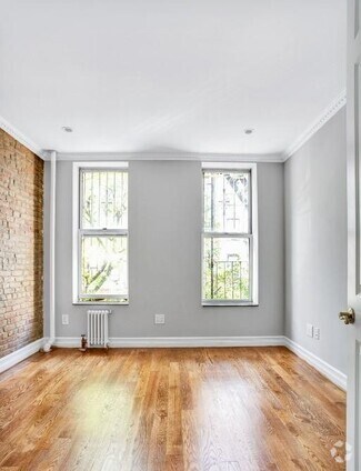Building Photo - 279 E 10th St