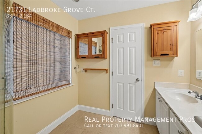 Building Photo - 21731 Ladbroke Grove Ct