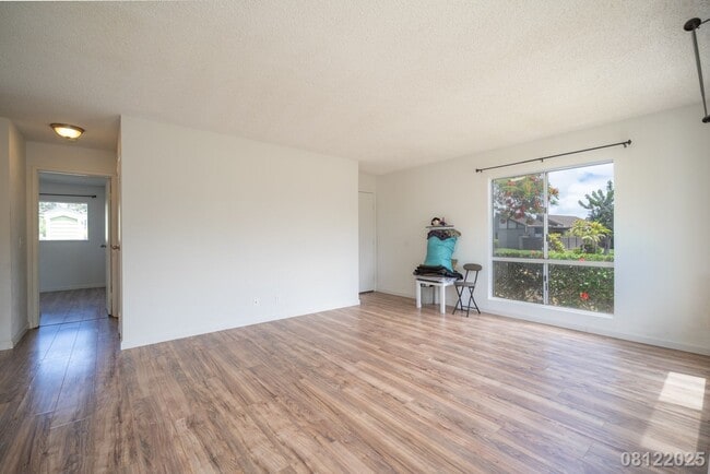 Building Photo - 2br/1ba/2pkg Townhouse in Mililani