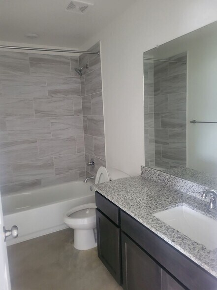 Building Photo - 1265 Lehmann Dr