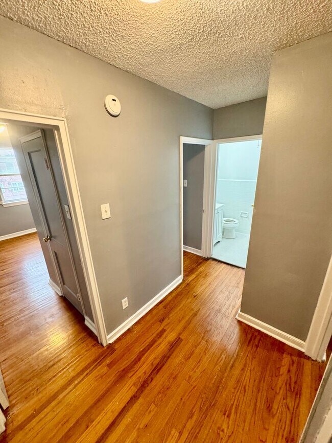 Building Photo - Spacious 3-Bedroom Home in Cedar Park – Av...