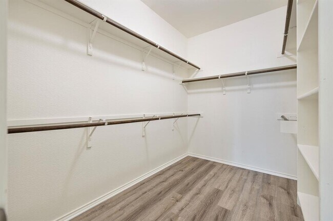 Building Photo - 105 Peggy Dr