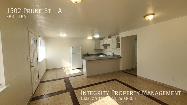 Building Photo - 1502 Prune St