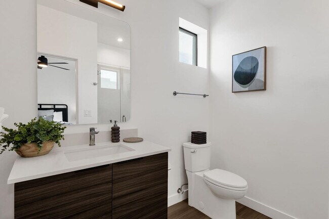Building Photo - 4220 N 32nd St