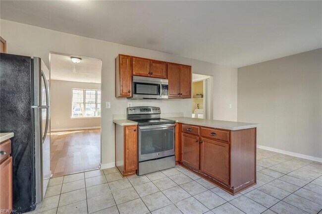 Building Photo - 436 Peregrine St