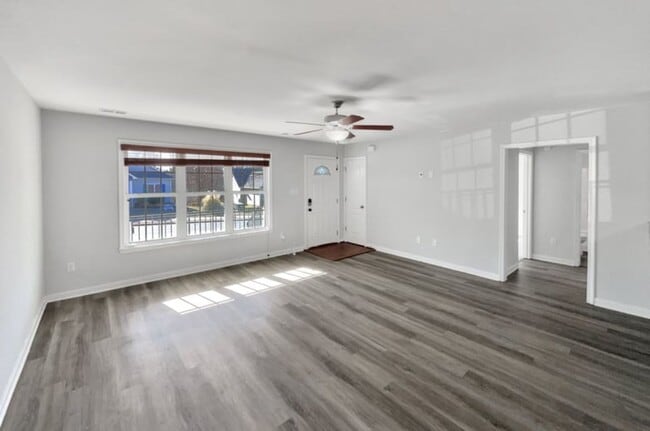 Building Photo - 3912 Harrow Dr