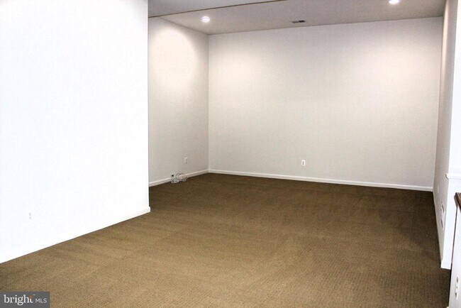 Building Photo - 7967 Almeda Ct