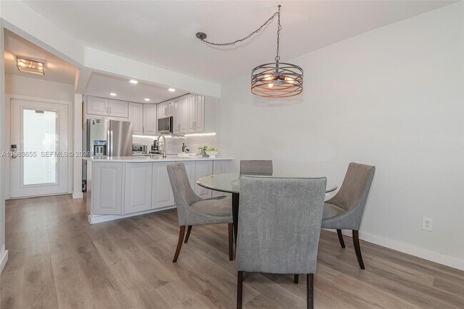 Building Photo - 2731 NE 14th Street Causeway