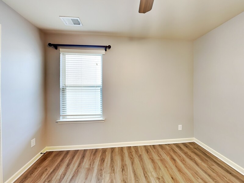 Building Photo - 5015 Groover Dr